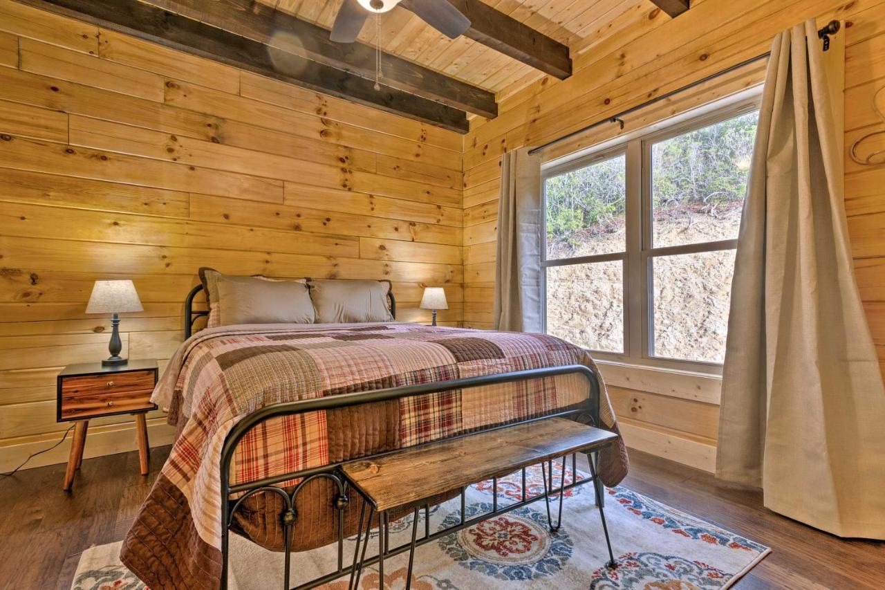 Hilltop Cabin On 5 Acres With Hot Tub And Waterfall! บรายซันซิตี ภายนอก รูปภาพ